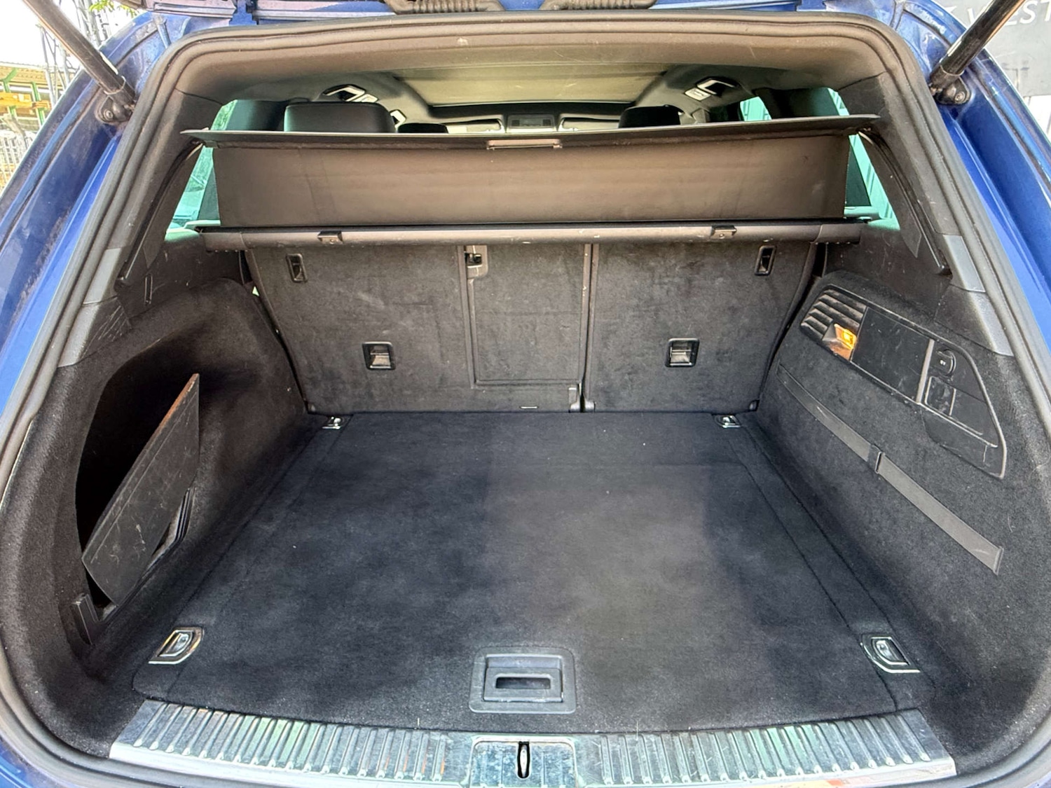 Used Volkswagen Touareg 2015 for sale - 77563346: Photo 32