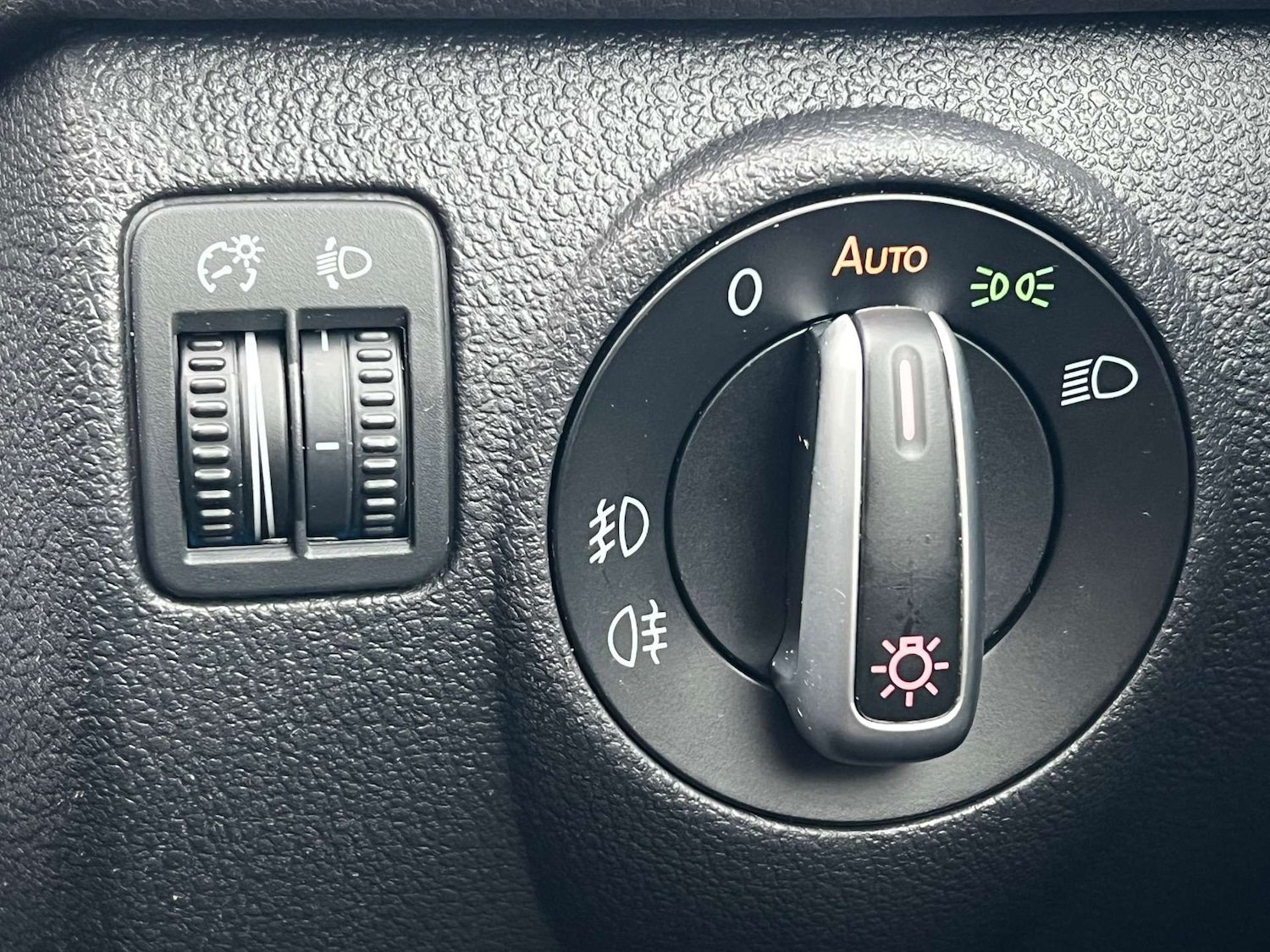 Used Volkswagen Tiguan 2012 for sale - 76881603: Photo 64