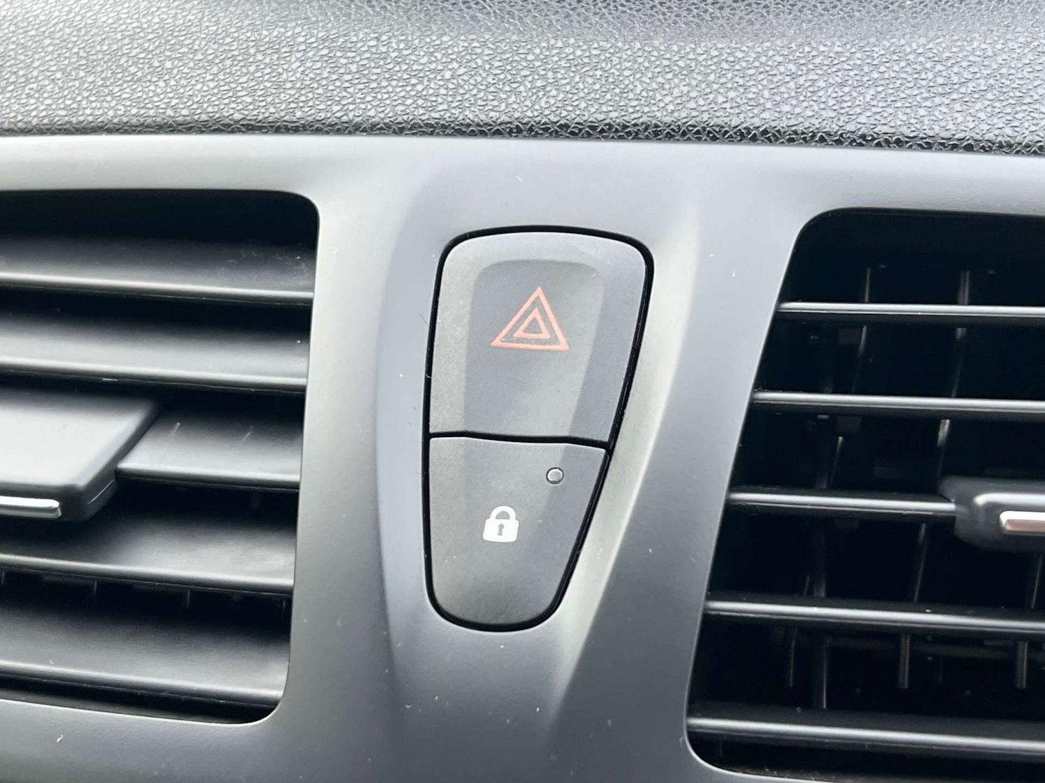 Used Renault Megane 2013 for sale - 76601646: Photo 35