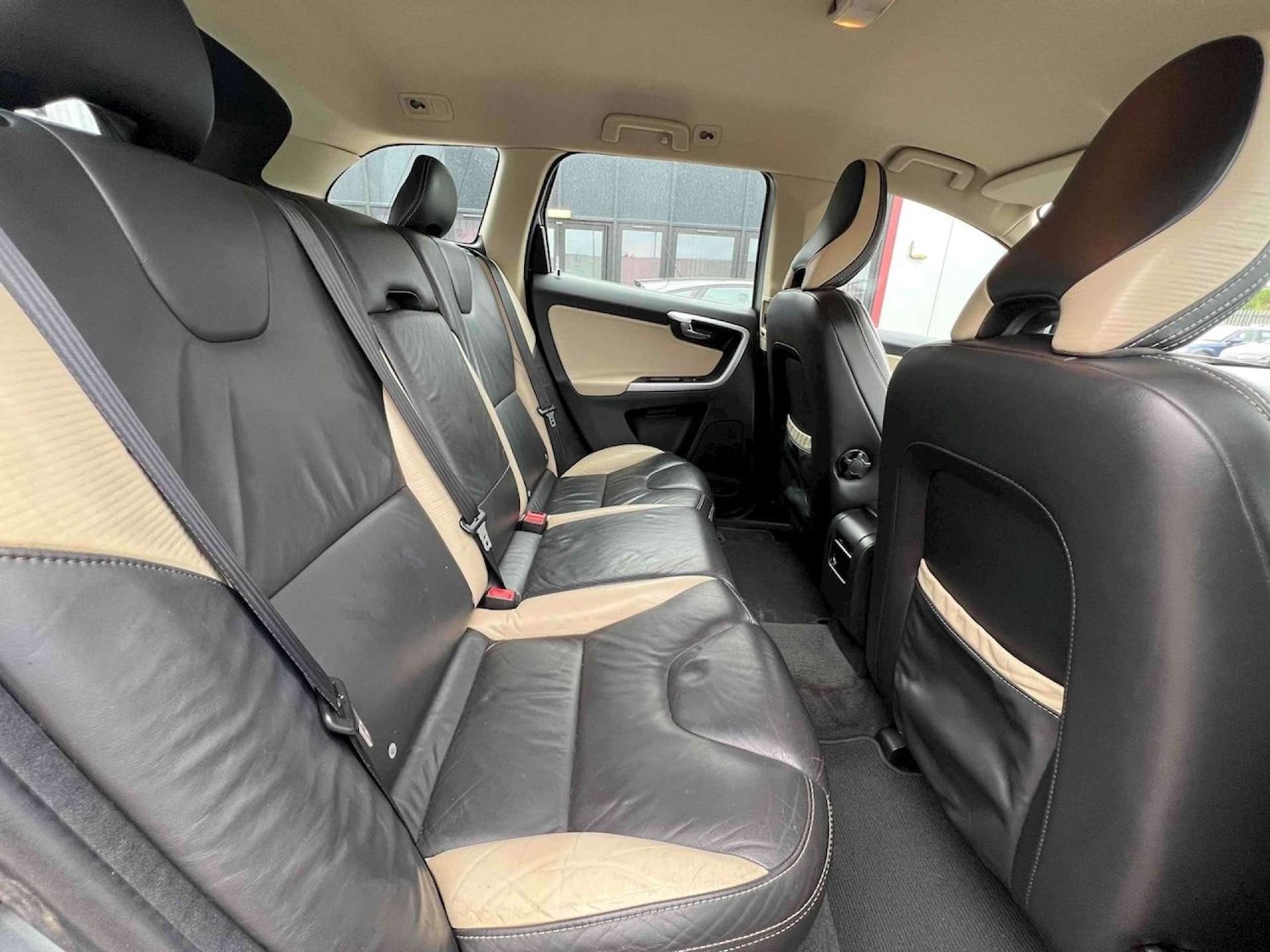 Used Volvo XC60 2010 for sale - 77872458: Photo 11