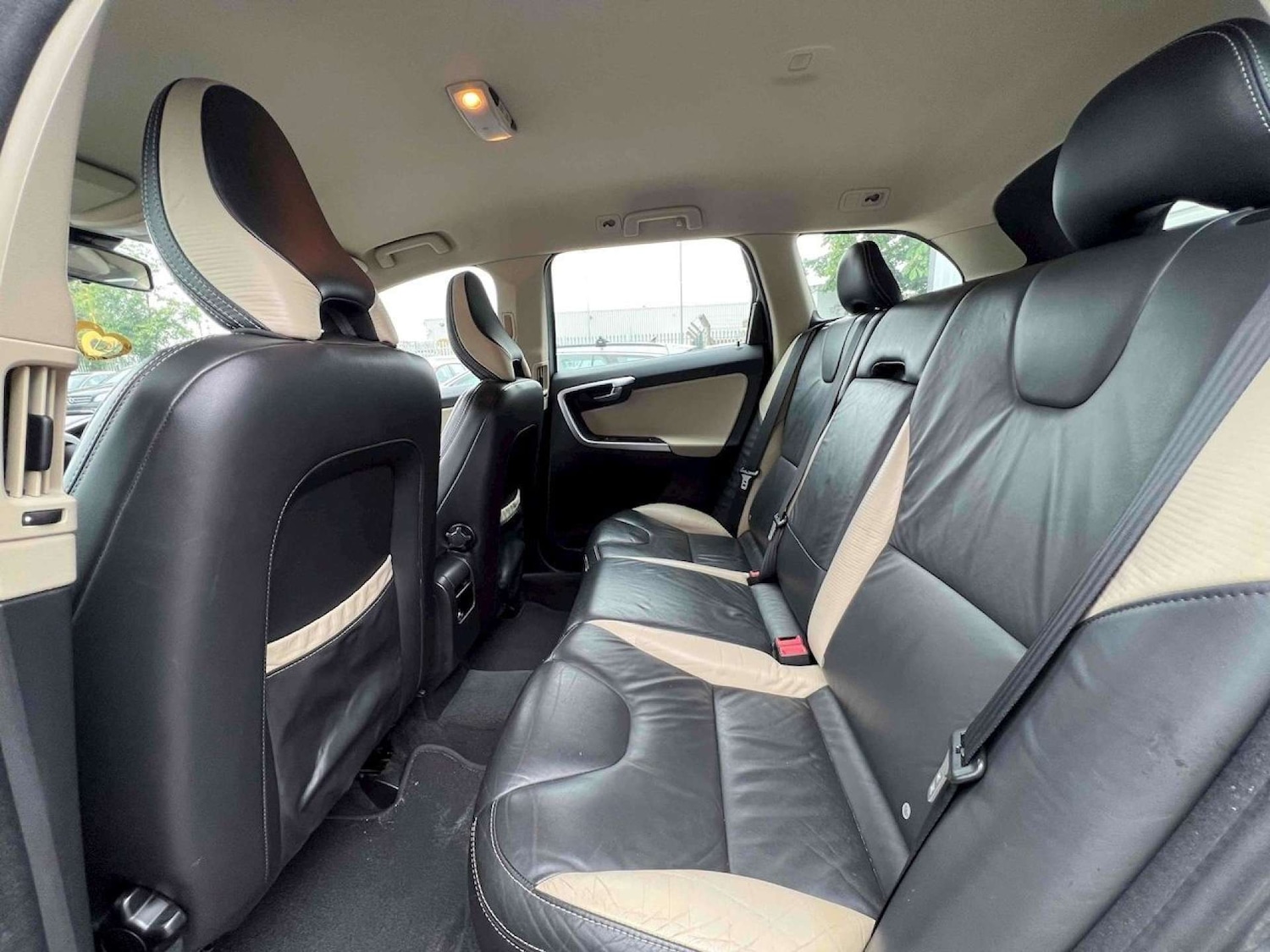 Used Volvo XC60 2010 for sale - 77872458: Photo 14