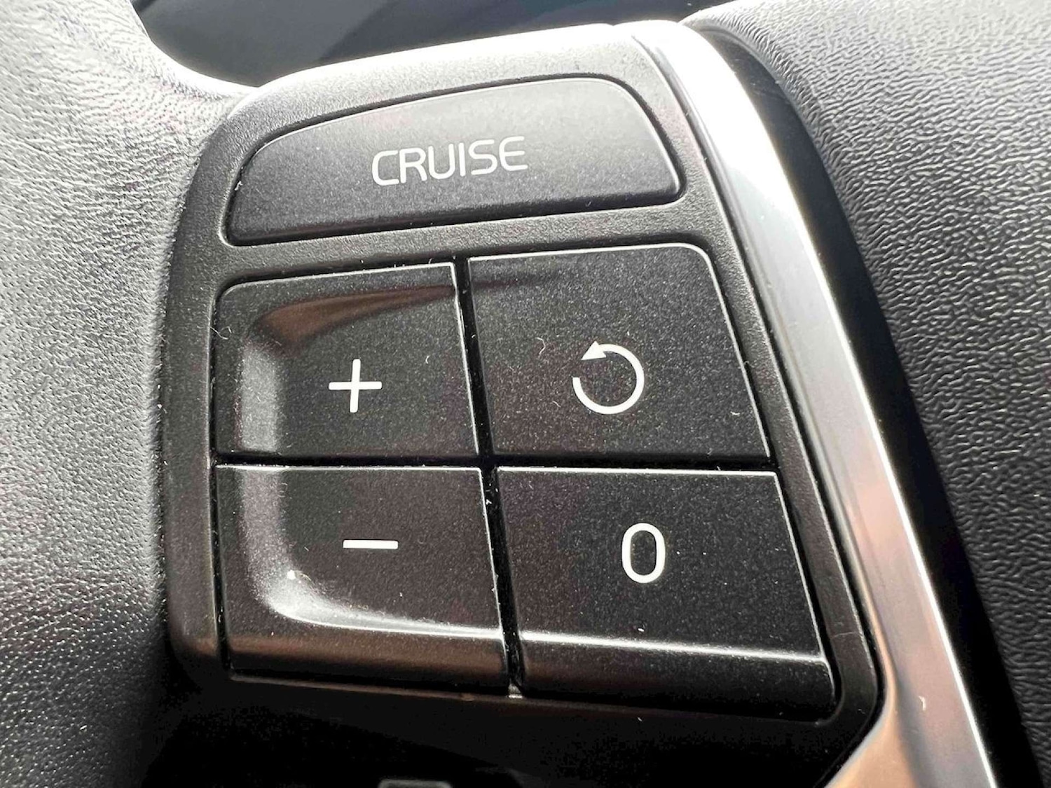 Used Volvo XC60 2010 for sale - 77872458: Photo 25