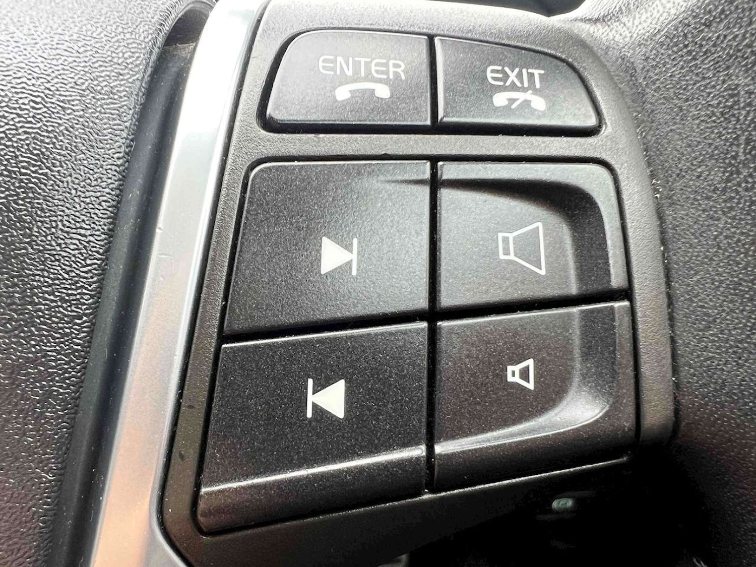 Used Volvo XC60 2010 for sale - 77872458: Photo 27