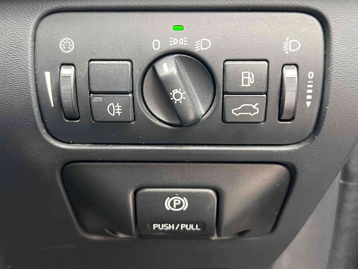 Used Volvo XC60 2010 for sale - 77872458: Photo 29