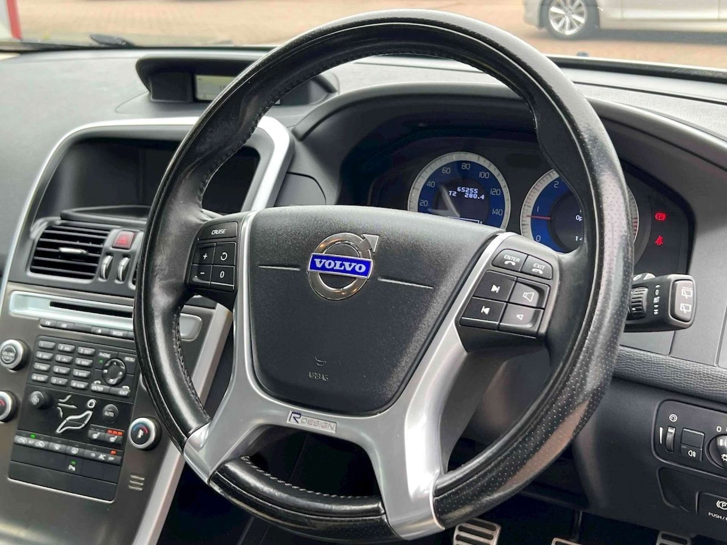 Used Volvo XC60 2010 for sale - 77872458: Photo 7