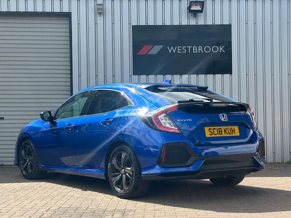 Used Honda Civic 2018 for sale - 75398066: Photo 4