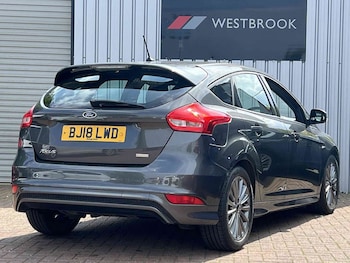 Used Ford Focus 2018 for sale - 76005238: Photo 2