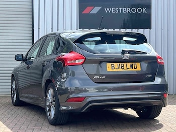 Used Ford Focus 2018 for sale - 76005238: Photo 4