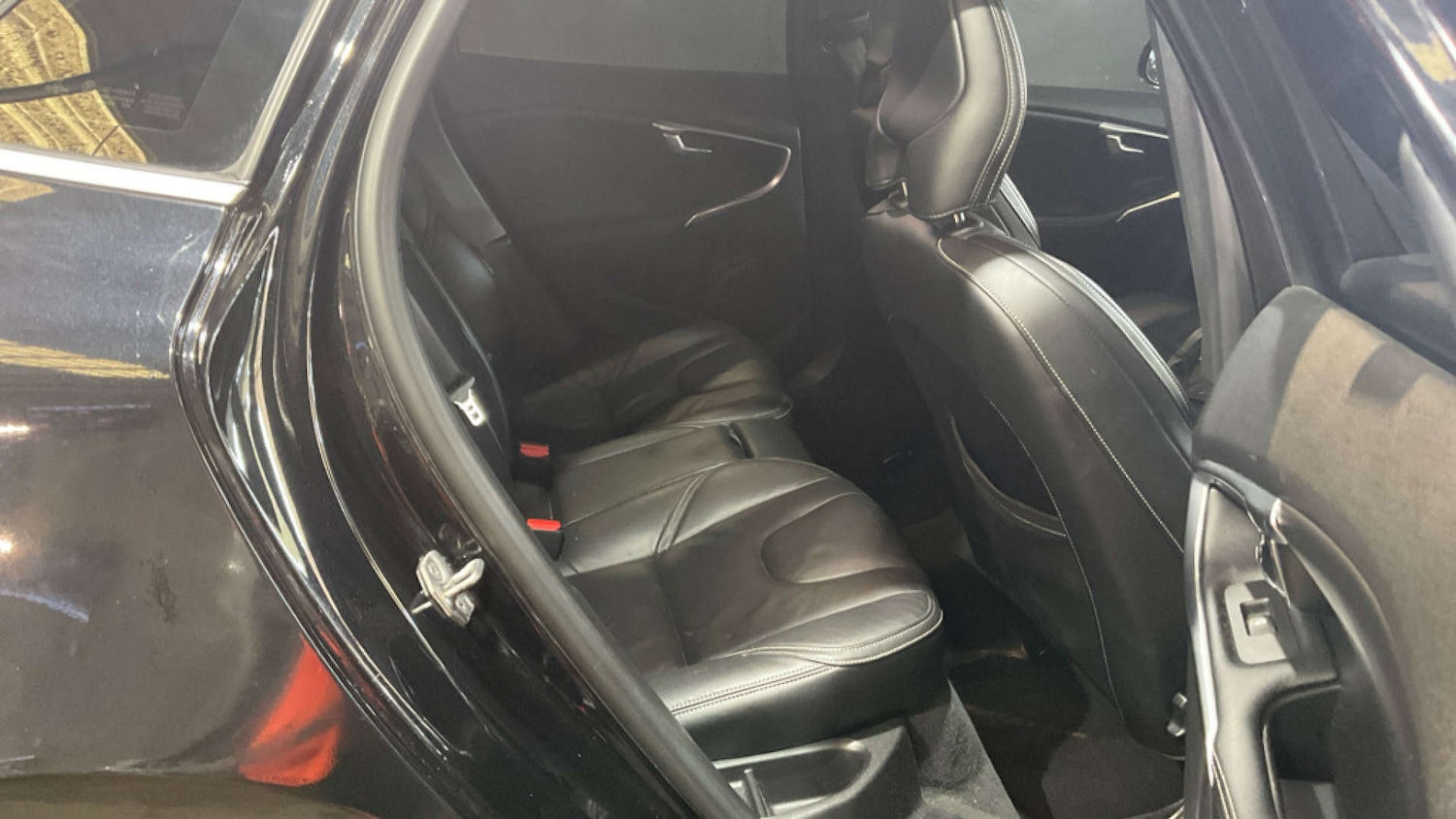 Used Volvo V40 2015 for sale - 76007320: Photo 10
