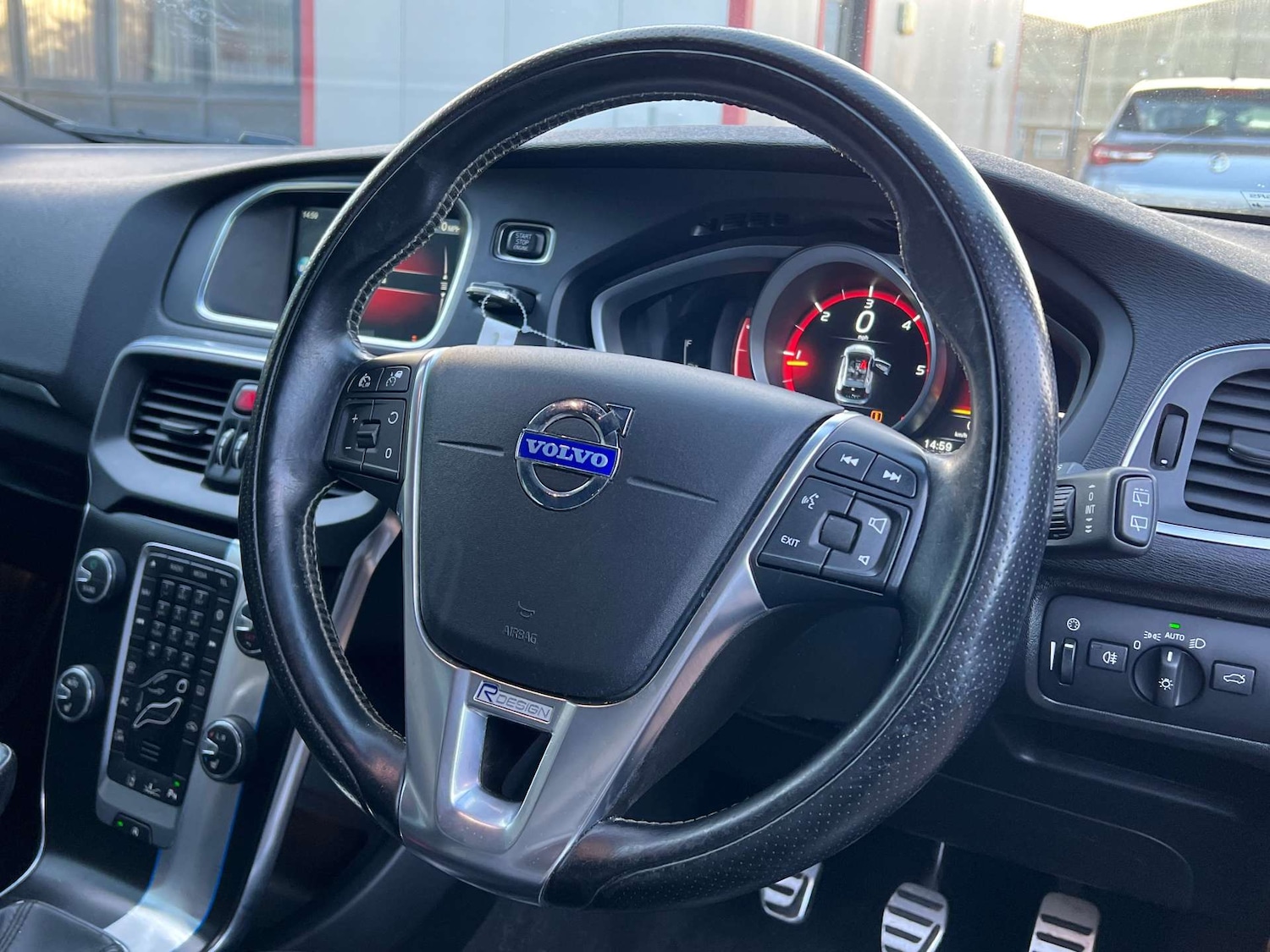 Used Volvo V40 2015 for sale - 76007320: Photo 20