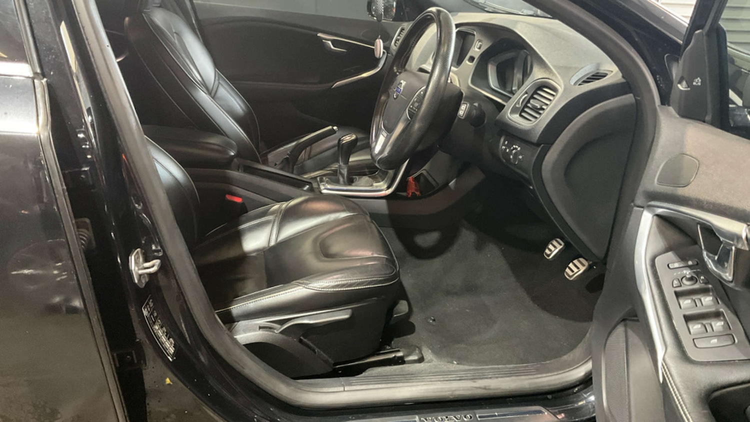 Used Volvo V40 2015 for sale - 76007320: Photo 3