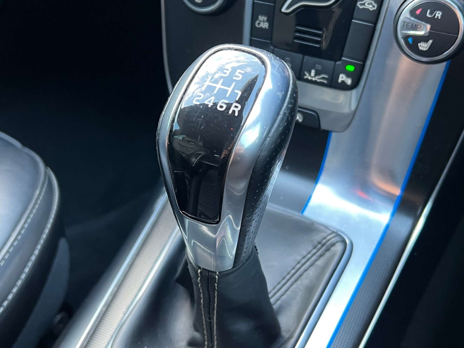 Used Volvo V40 2015 for sale - 76007320: Photo 36