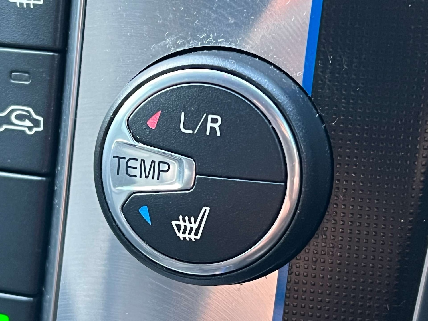 Used Volvo V40 2015 for sale - 76007320: Photo 38