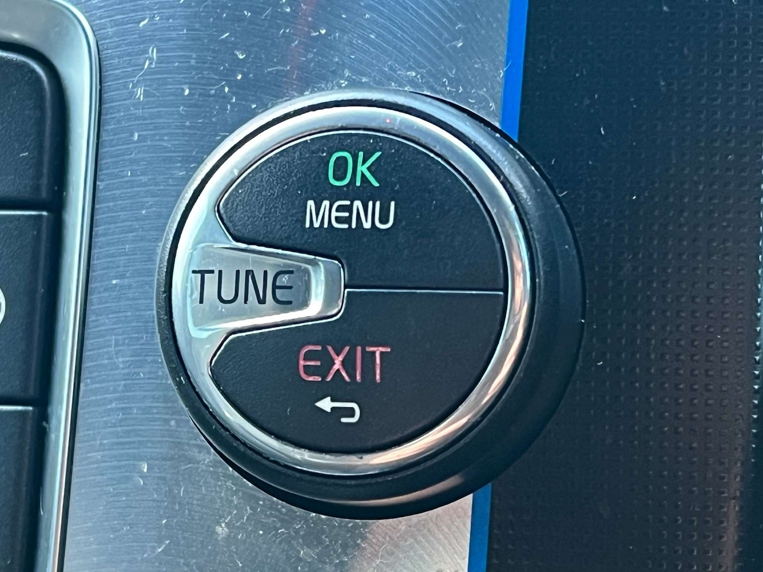 Used Volvo V40 2015 for sale - 76007320: Photo 39