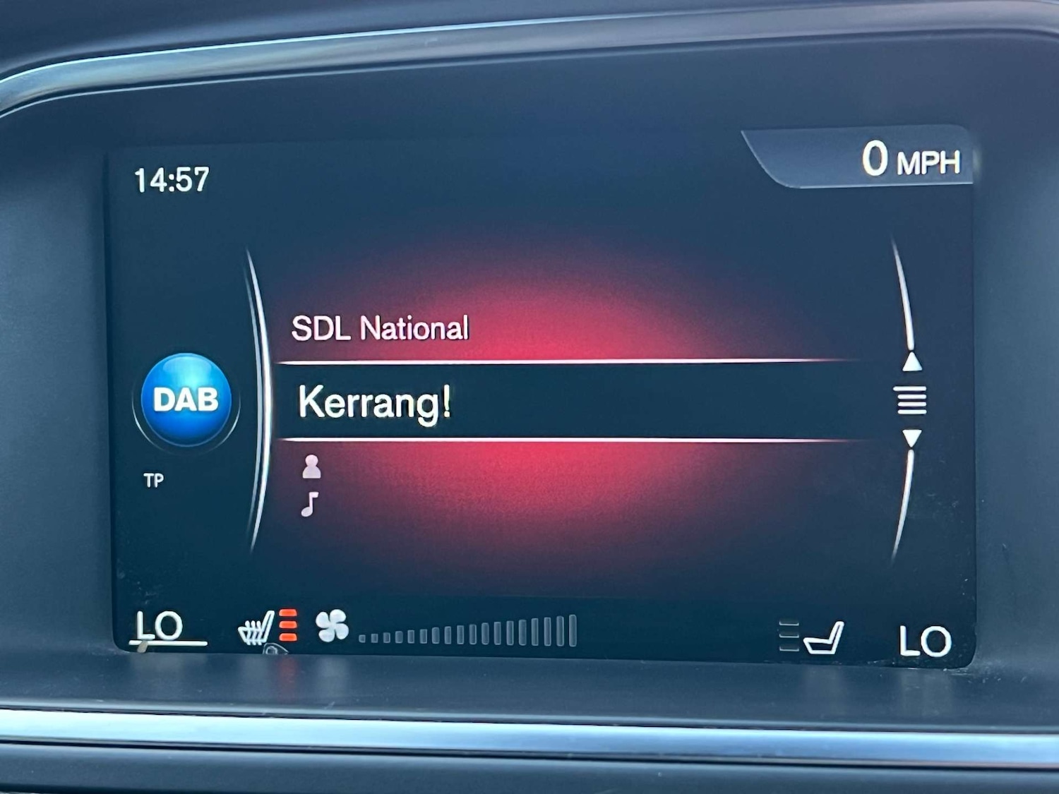 Used Volvo V40 2015 for sale - 76007320: Photo 47