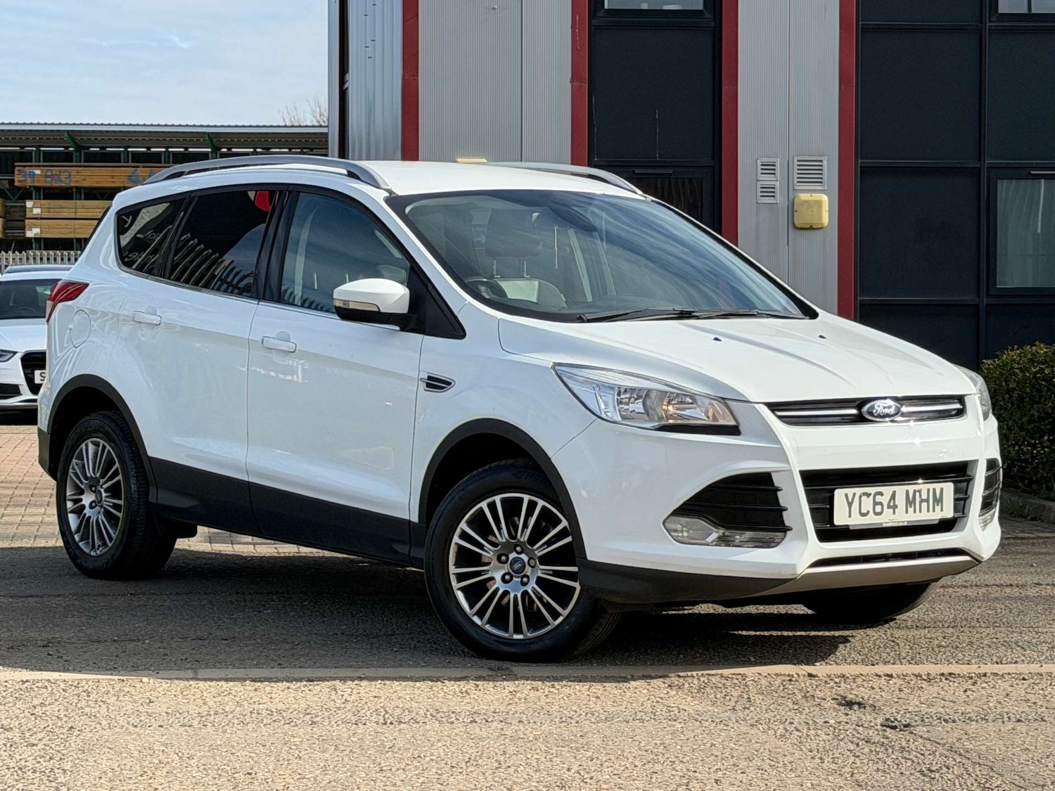 Used Ford Kuga 2014 for sale - 77799735: Photo 2