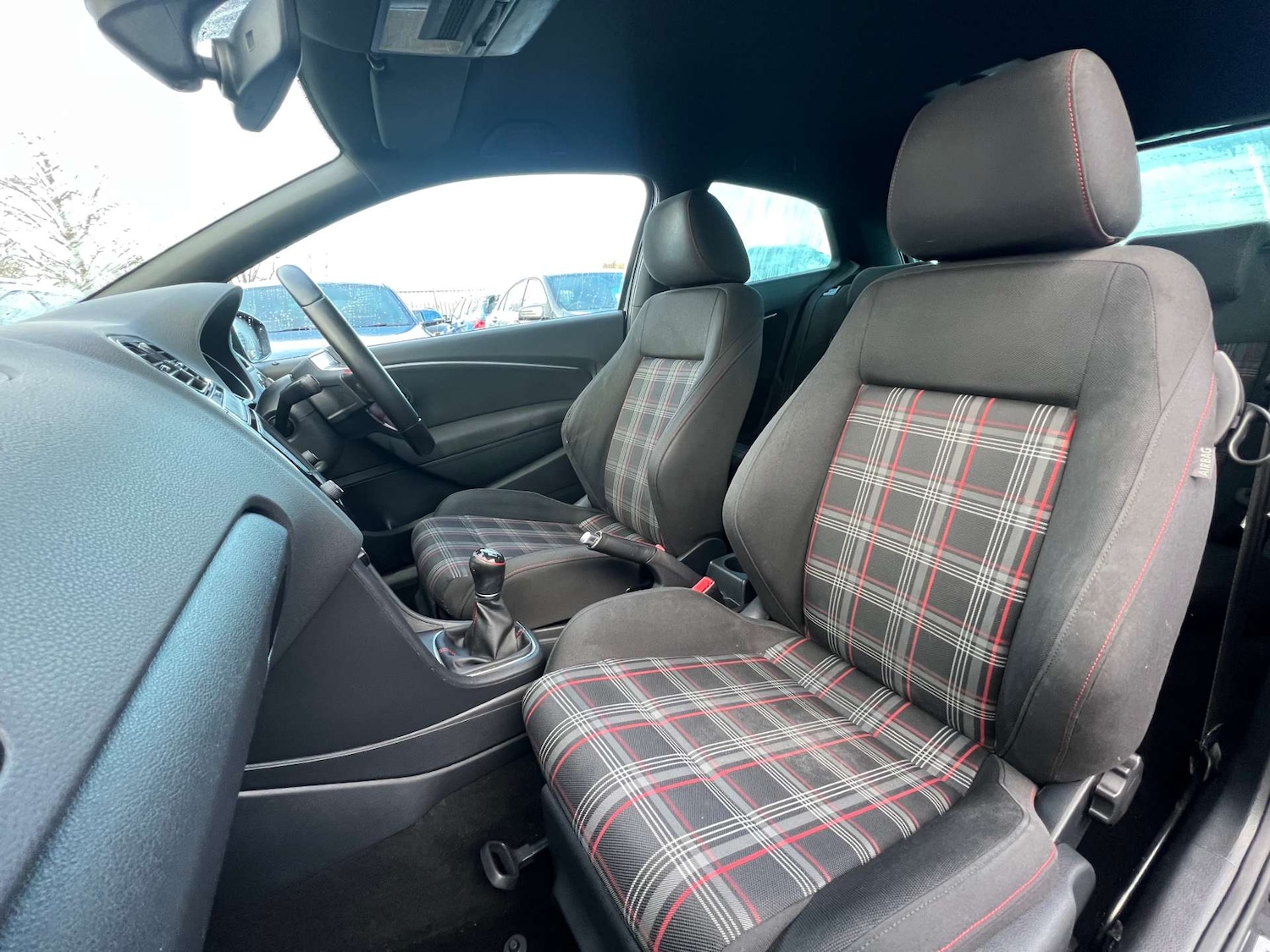 Used Volkswagen Polo 2016 for sale - 76547256: Photo 24