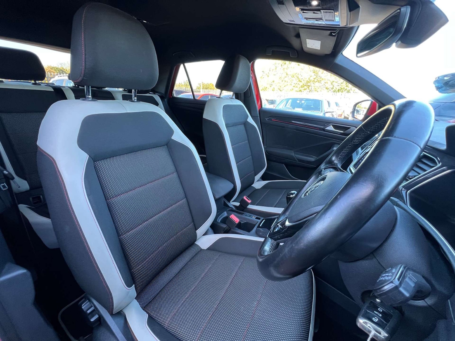 Used Volkswagen T-Roc 2018 for sale - 75956100: Photo 22