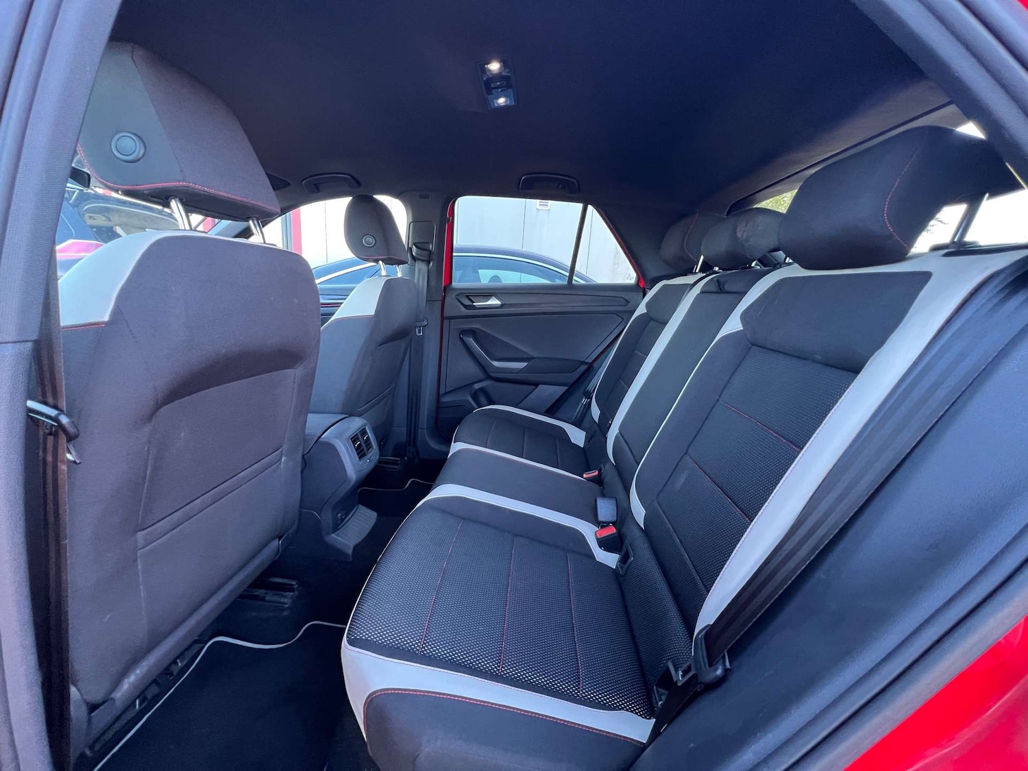 Used Volkswagen T-Roc 2018 for sale - 75956100: Photo 28