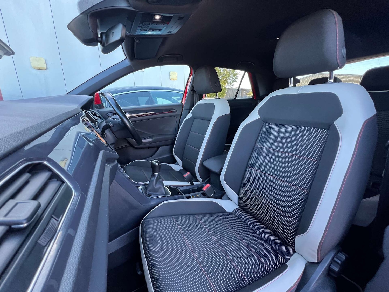 Used Volkswagen T-Roc 2018 for sale - 75956100: Photo 30