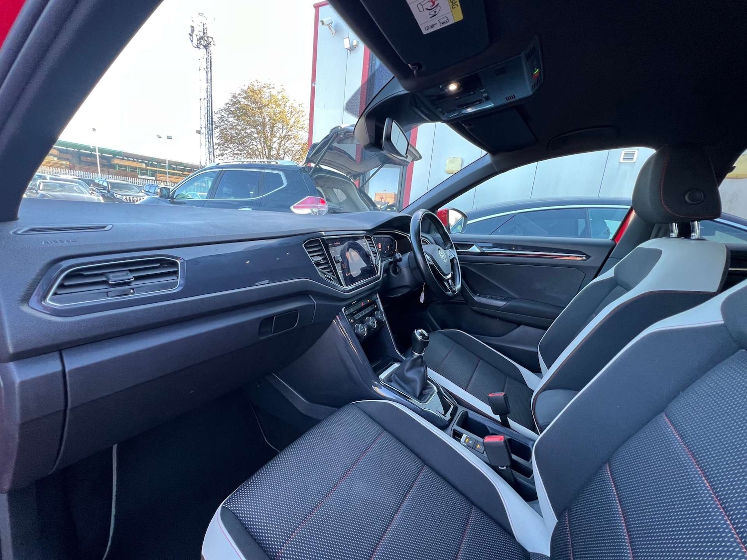 Used Volkswagen T-Roc 2018 for sale - 75956100: Photo 32