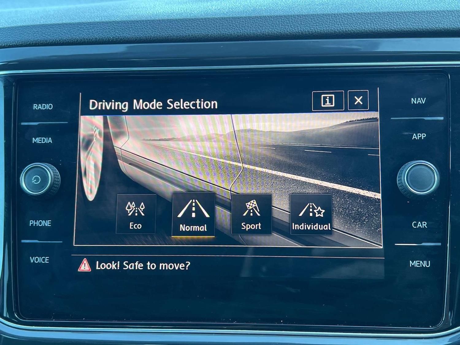 Used Volkswagen T-Roc 2018 for sale - 75956100: Photo 50