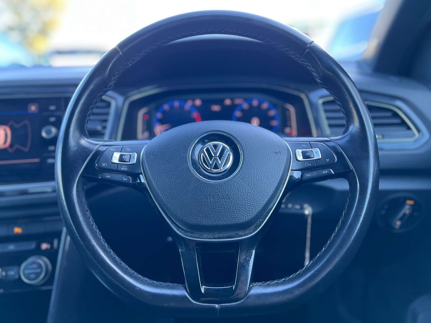 Used Volkswagen T-Roc 2018 for sale - 75956100: Photo 54