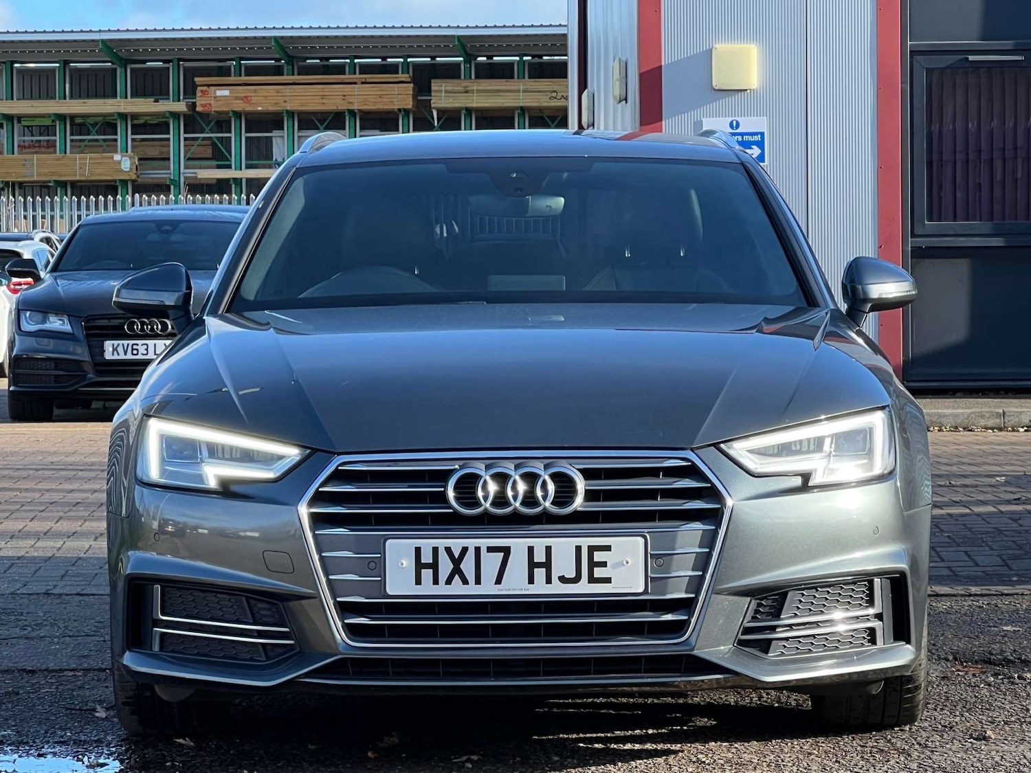 Used Audi A4 2017 for sale - 77626959: Photo 2