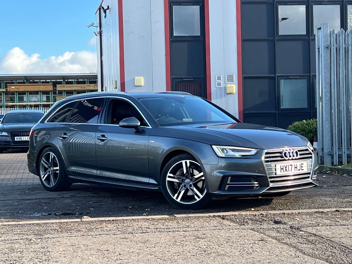 Used Audi A4 2017 for sale - 77626959: Photo 4