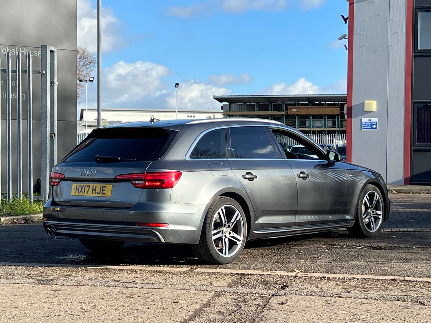 Used Audi A4 2017 for sale - 77626959: Photo 7