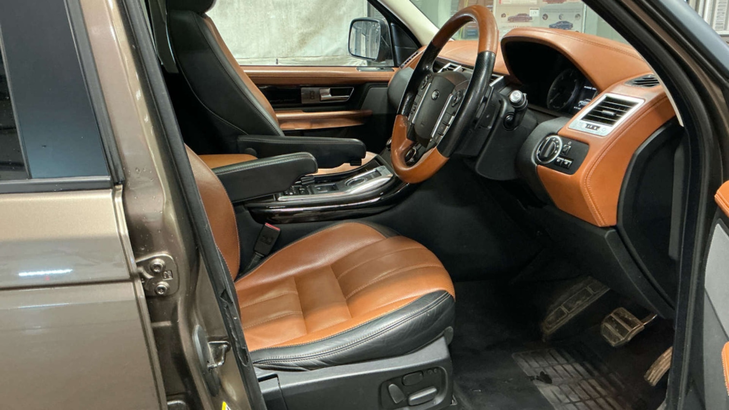 Used Land Rover Range Rover Sport 2011 for sale - 77662828: Photo 8