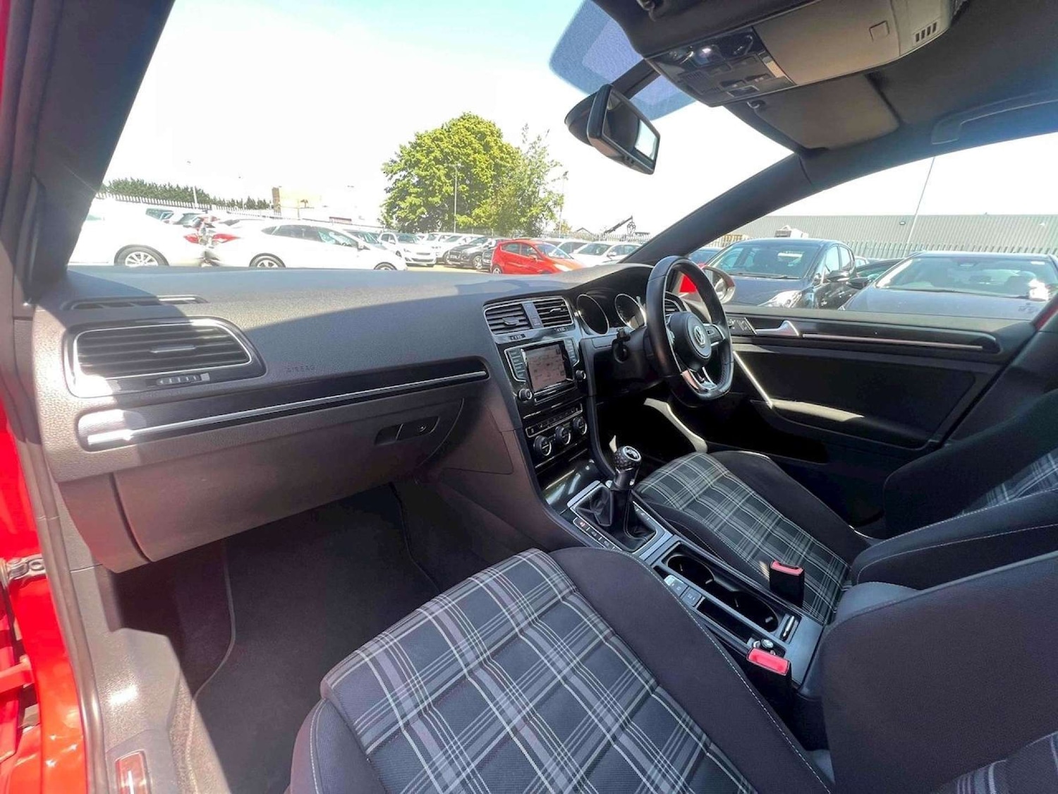 Used Volkswagen Golf 2014 for sale - 76601039: Photo 20