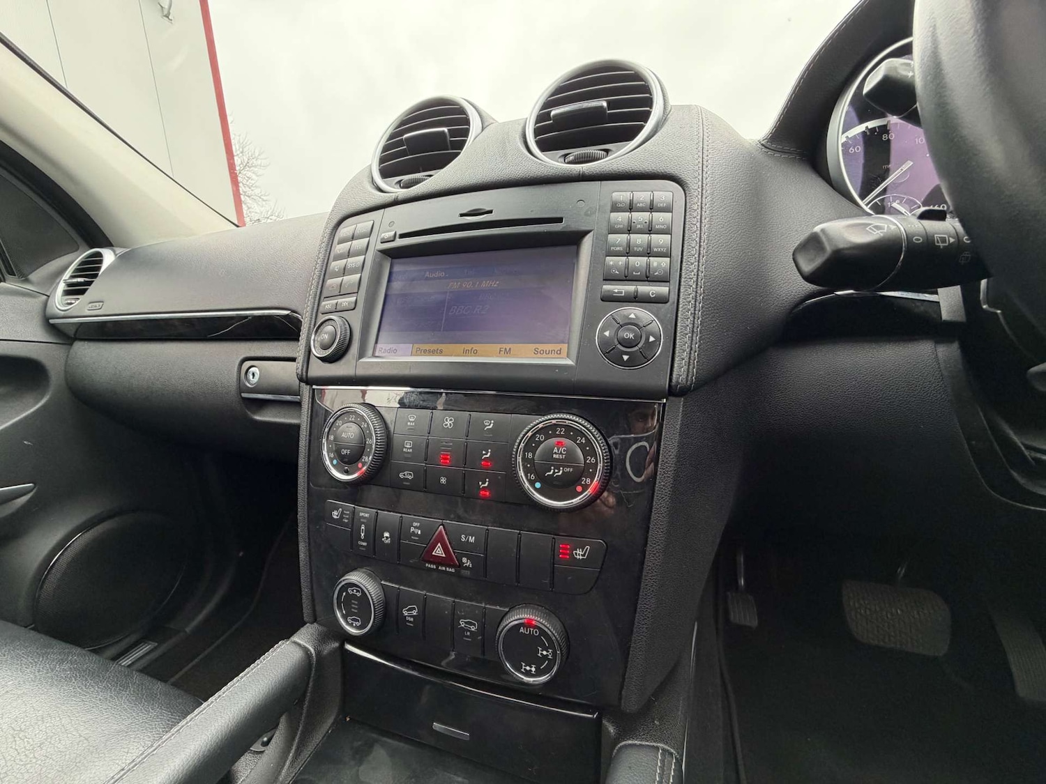 Used Mercedes-Benz GL Class 2011 for sale - 77380701: Photo 46