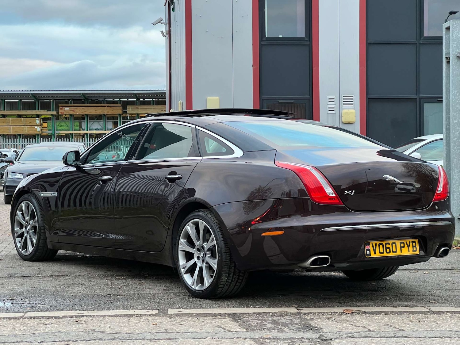Used Jaguar XJ 2010 for sale - 76533566: Photo 10