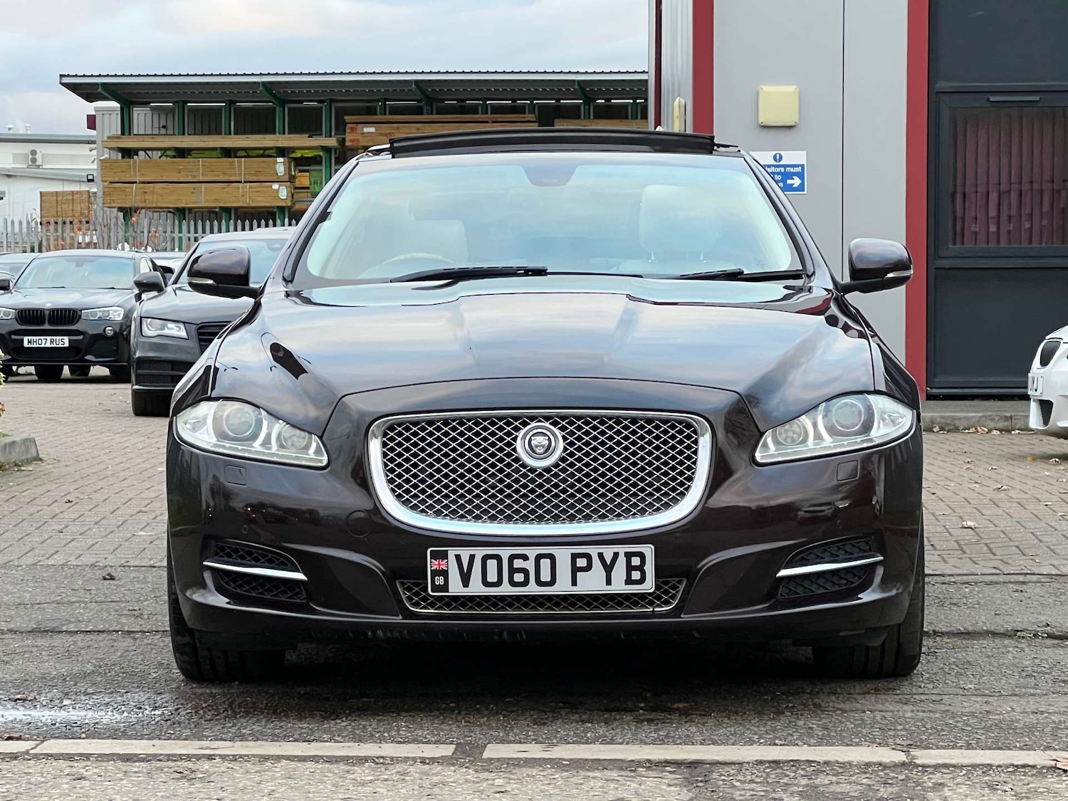 Used Jaguar XJ 2010 for sale - 76533566: Photo 13