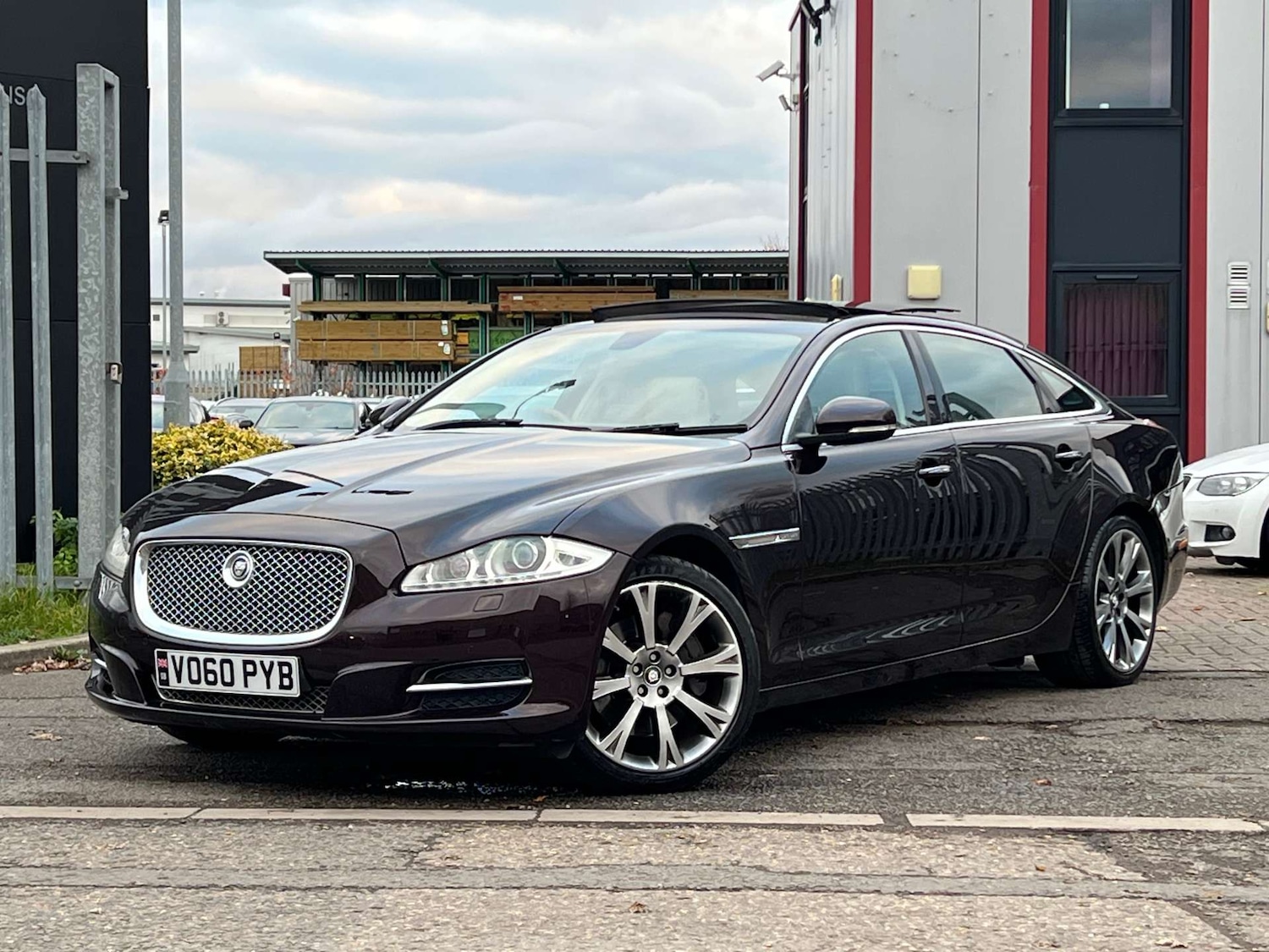 Used Jaguar XJ 2010 for sale - 76533566: Photo 14