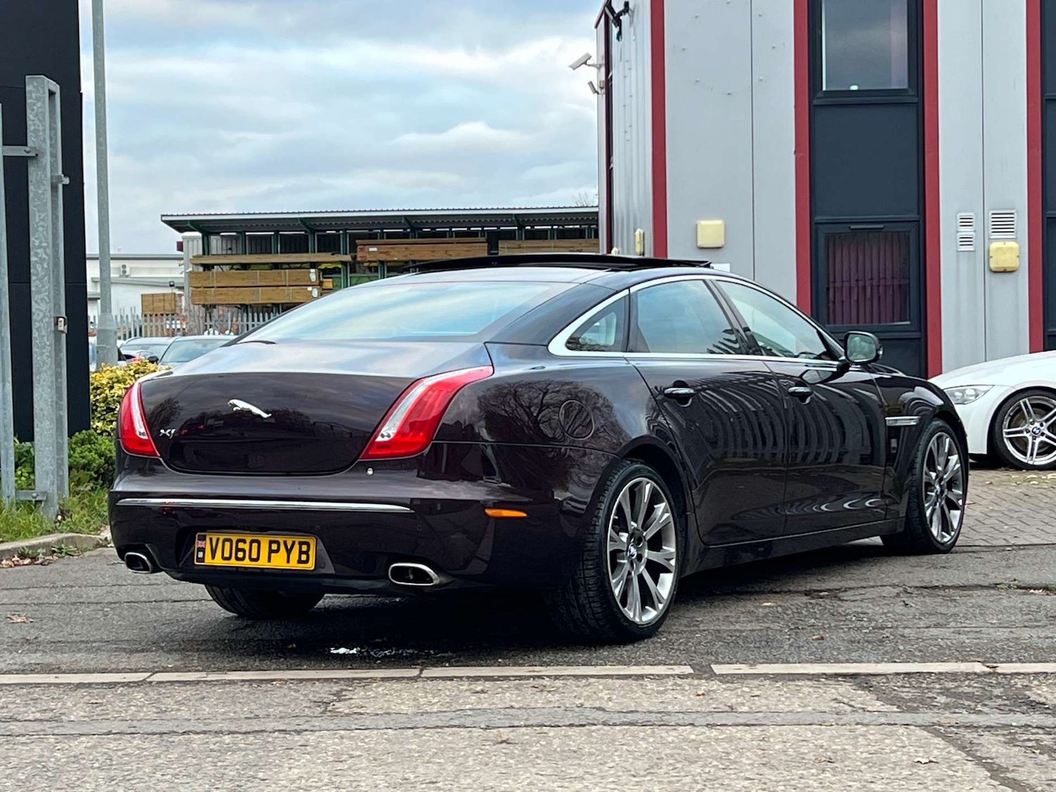 Used Jaguar XJ 2010 for sale - 76533566: Photo 16