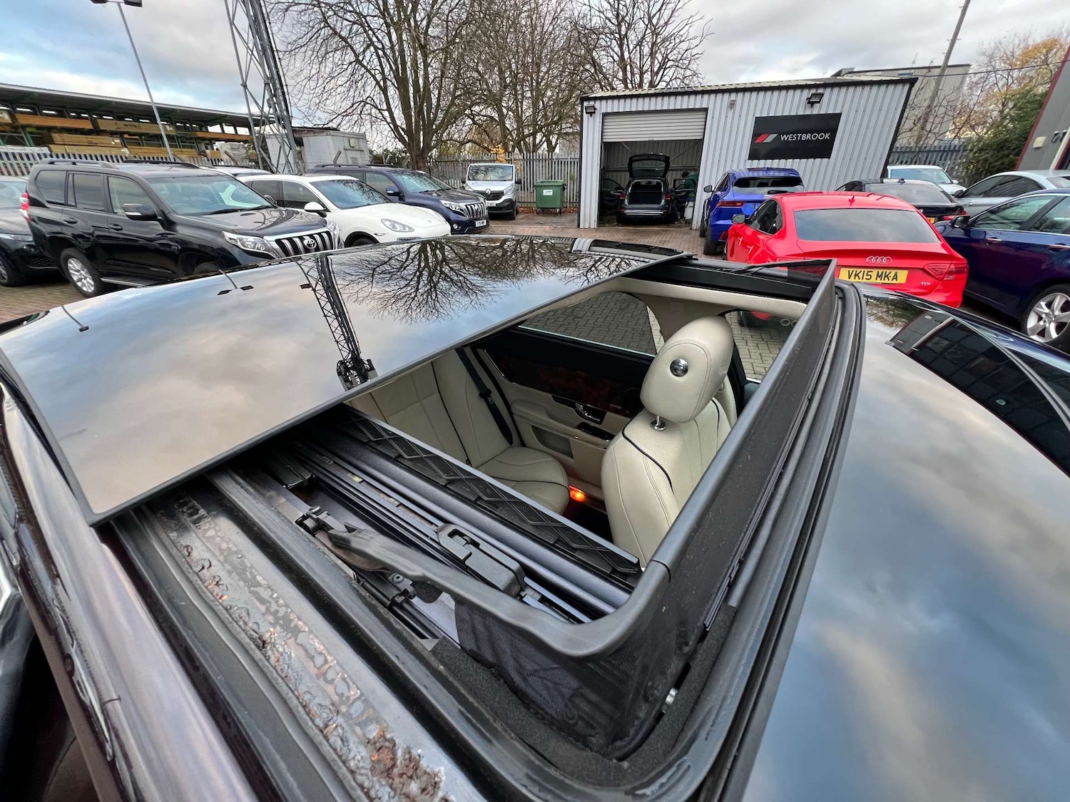 Used Jaguar XJ 2010 for sale - 76533566: Photo 21