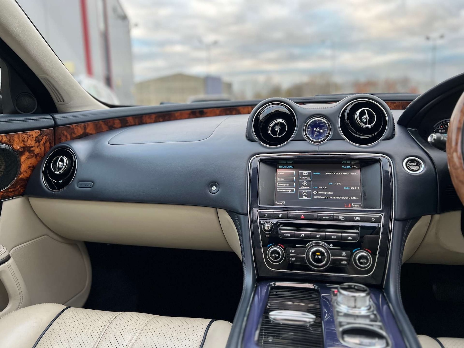 Used Jaguar XJ 2010 for sale - 76533566: Photo 24