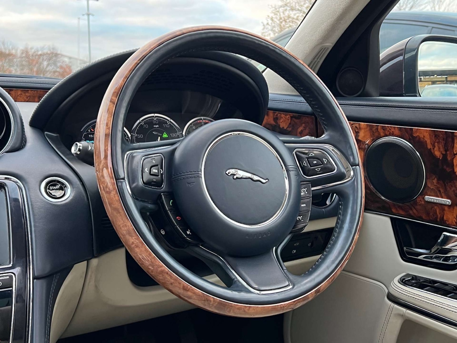 Used Jaguar XJ 2010 for sale - 76533566: Photo 26