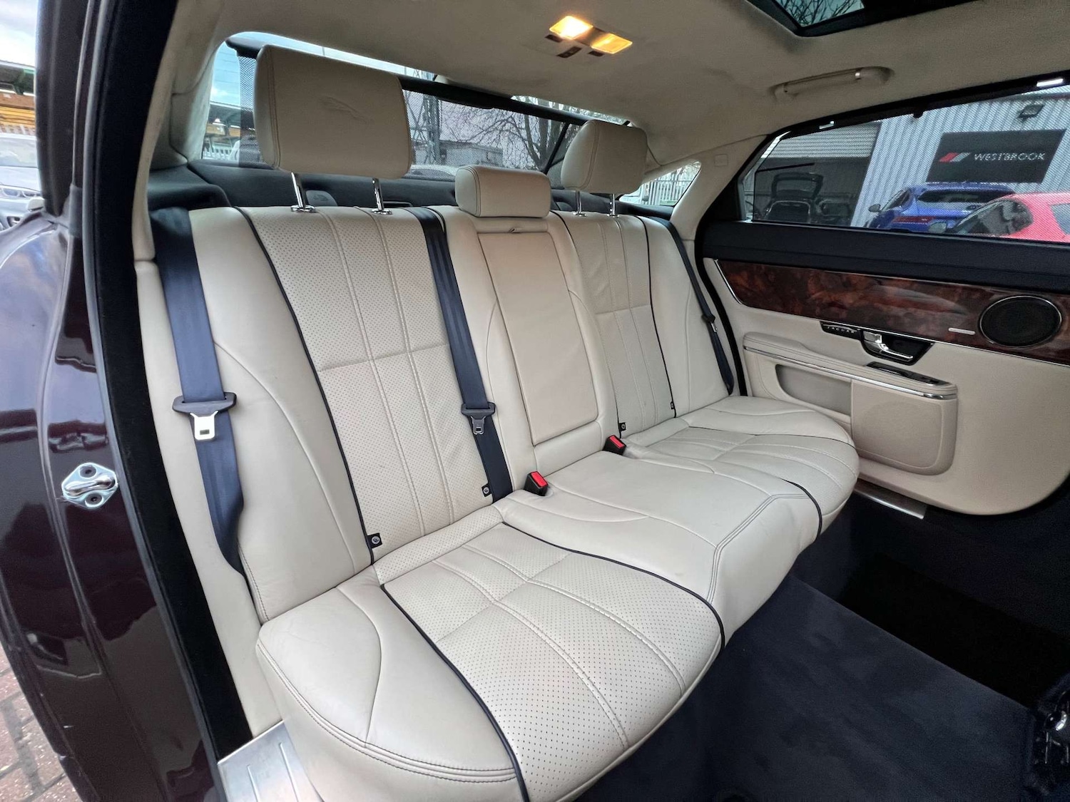 Used Jaguar XJ 2010 for sale - 76533566: Photo 33