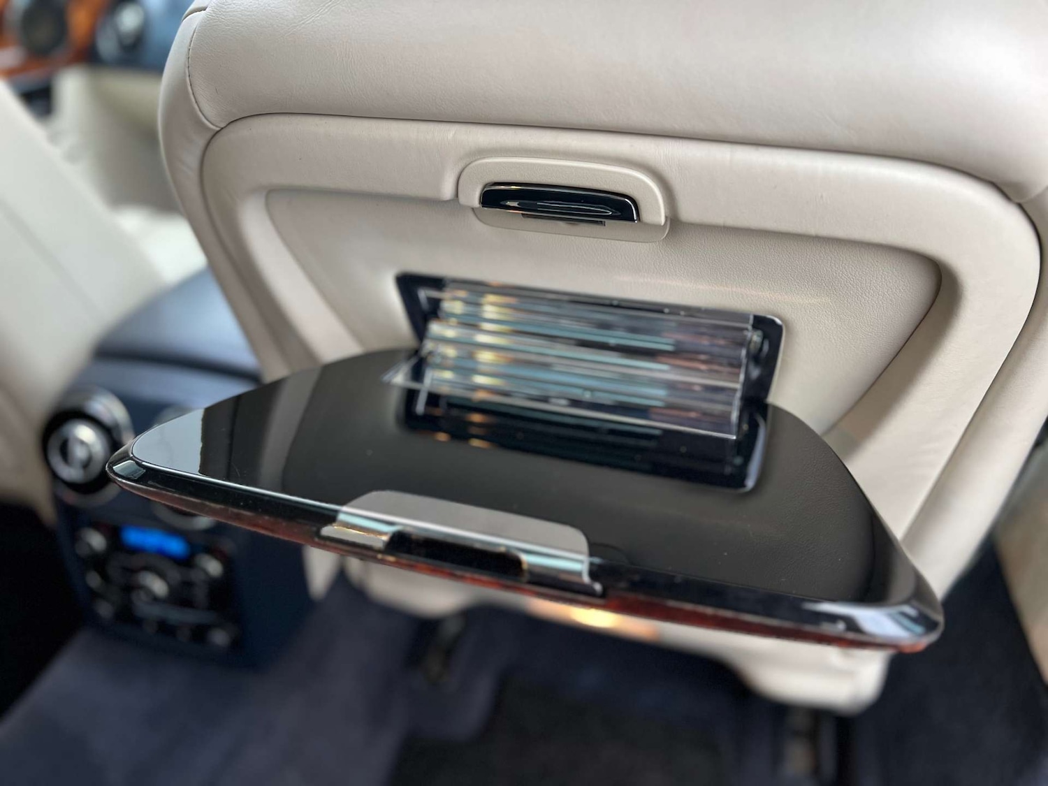 Used Jaguar XJ 2010 for sale - 76533566: Photo 37