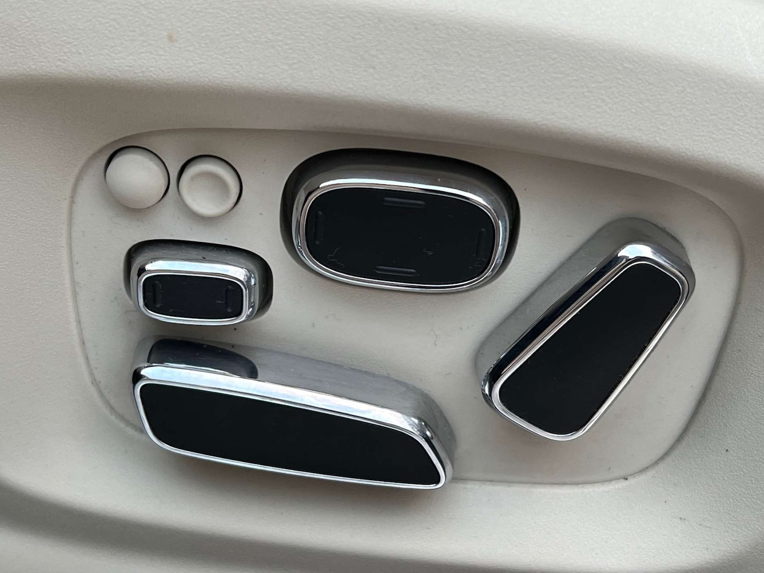 Used Jaguar XJ 2010 for sale - 76533566: Photo 45