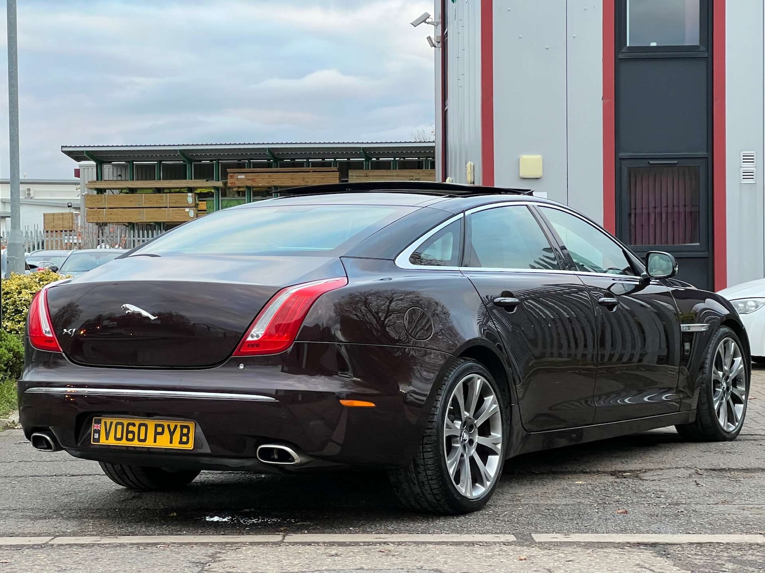 Used Jaguar XJ 2010 for sale - 76533566: Photo 6