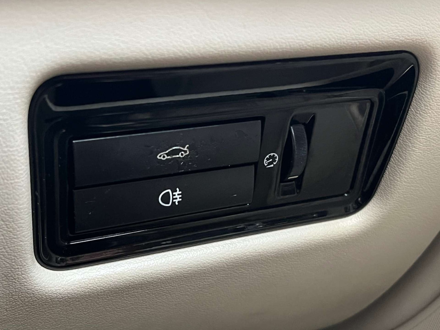 Used Jaguar XJ 2010 for sale - 76533566: Photo 78