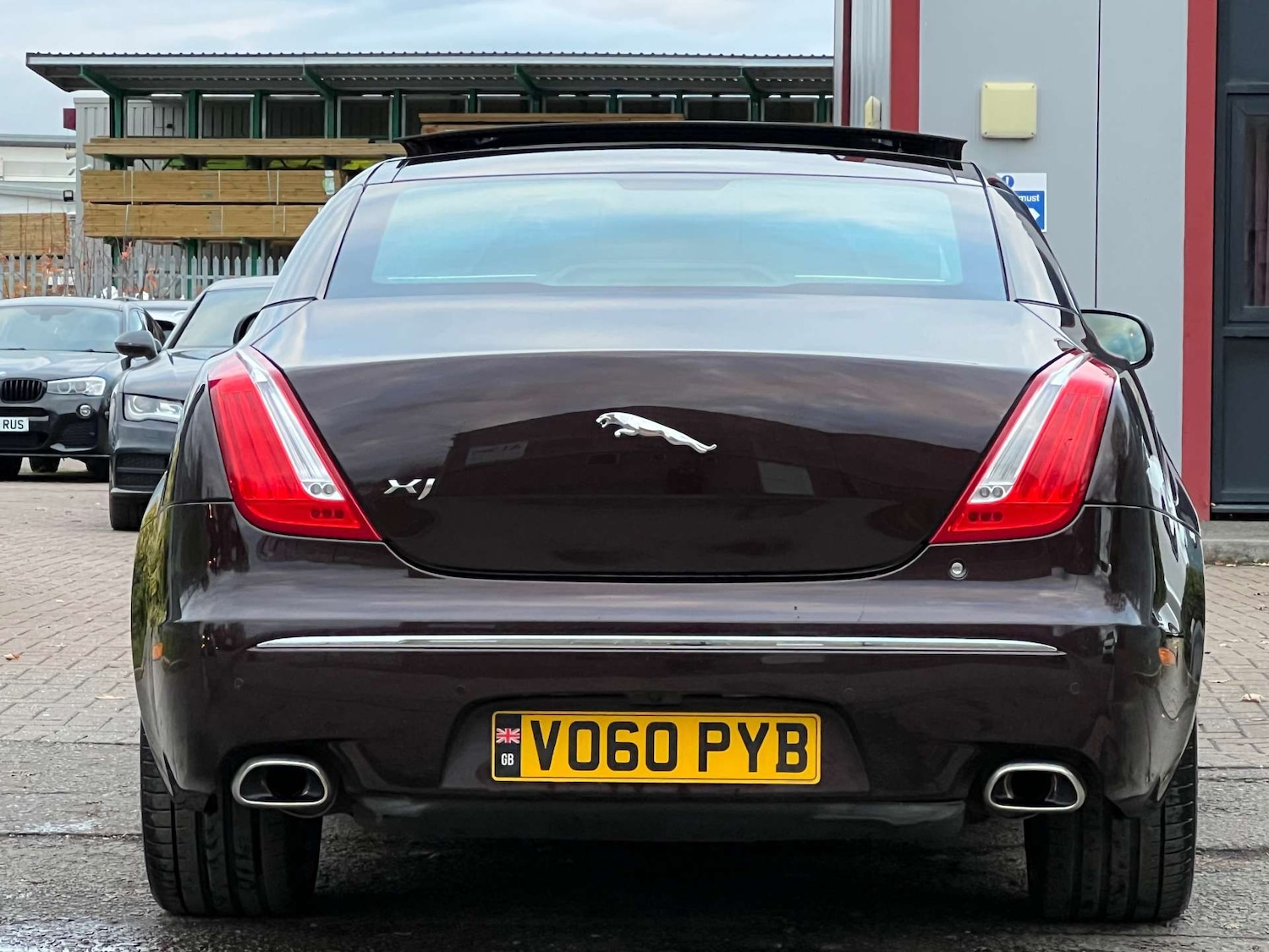 Used Jaguar XJ 2010 for sale - 76533566: Photo 8