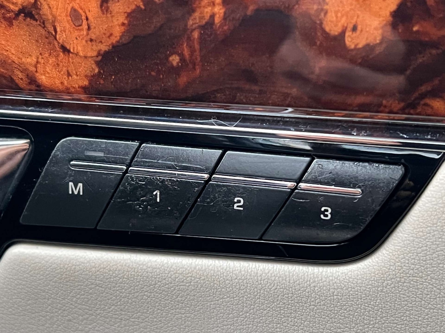 Used Jaguar XJ 2010 for sale - 76533566: Photo 82