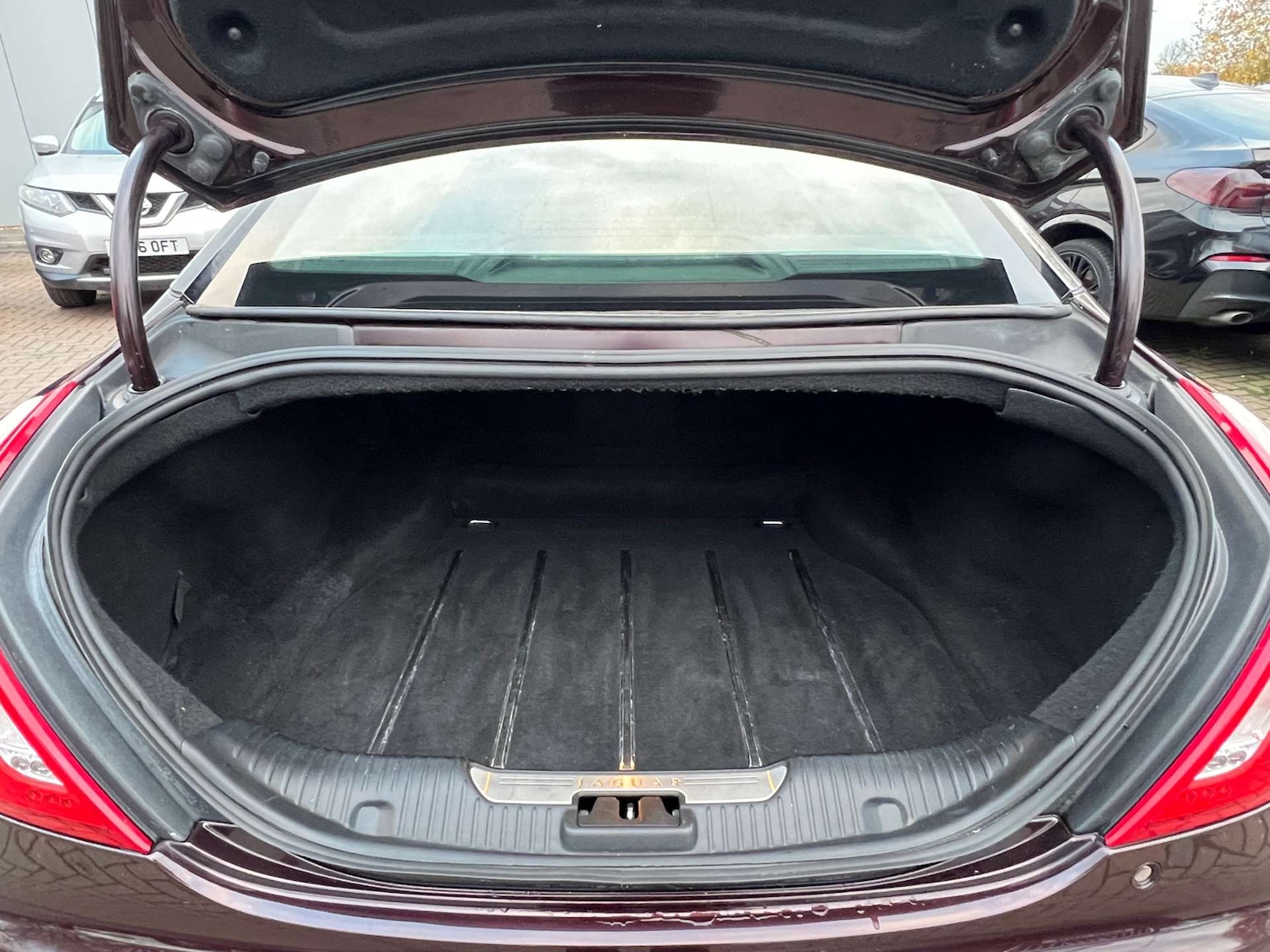 Used Jaguar XJ 2010 for sale - 76533566: Photo 84