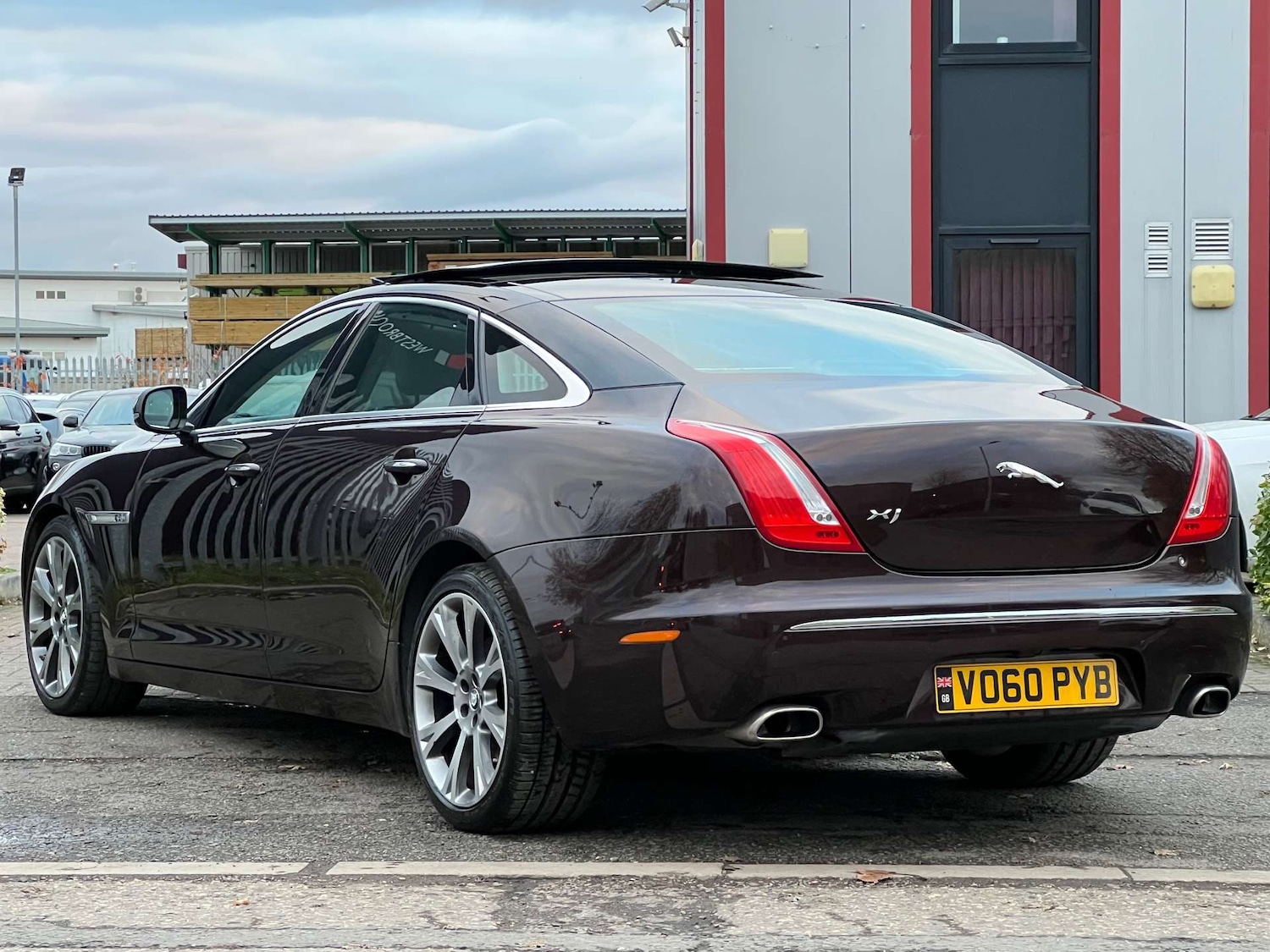 Used Jaguar XJ 2010 for sale - 76533566: Photo 9