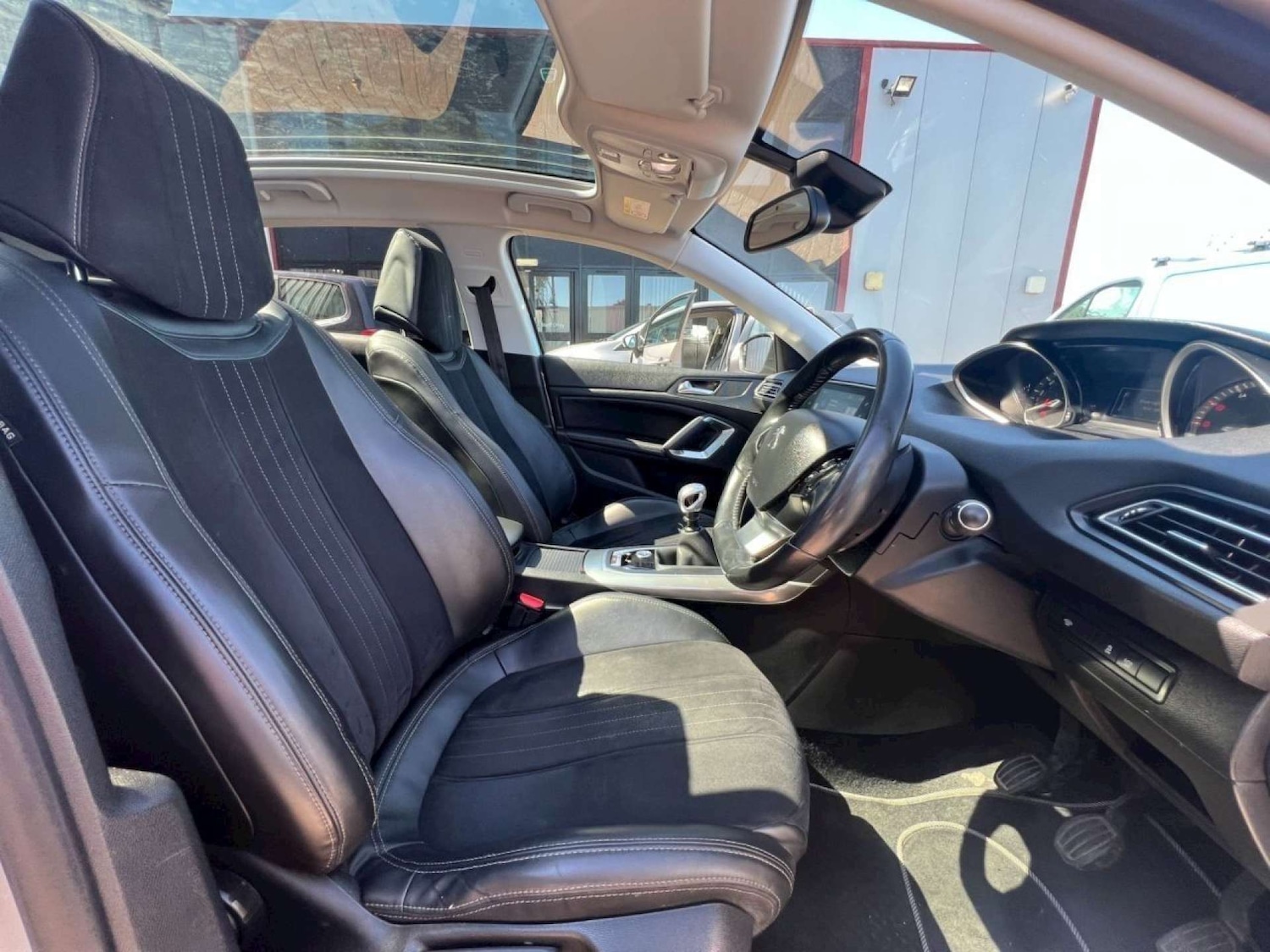 Used Peugeot 308 2014 for sale - 78045930: Photo 25